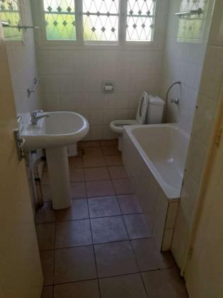 Vendo Moradia T3 Independente na COOP quinta grande garragem fechada