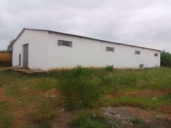 Armazém 450m² na Matola