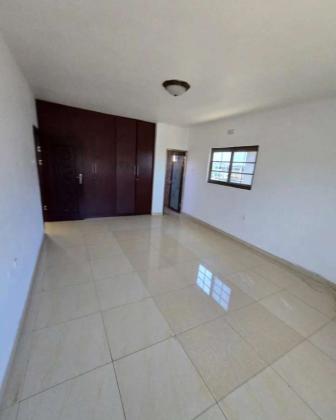 Vende-se Moradia Tipo 4 na Matola