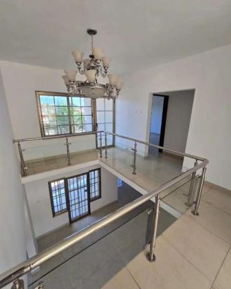 Vende-se Casa Tipo 4 na Matola