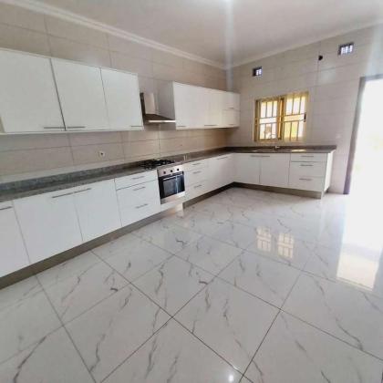 Vende-se Vivenda Tipo 3 na Matola Tsalala