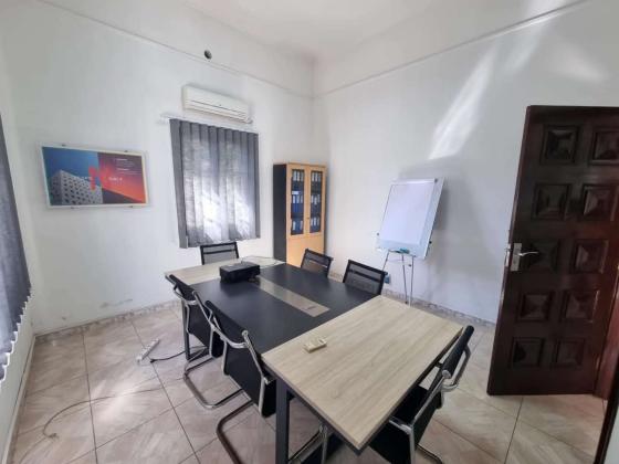 Arrenda-se Casa Tipo 8 na Mau tse Tung