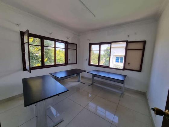 Arrenda-se Casa Tipo 8 na Mau tse Tung