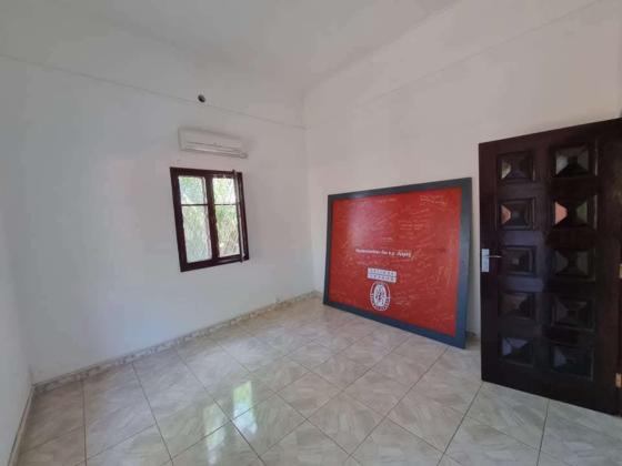 Arrenda-se Casa Tipo 8 na Mau tse Tung