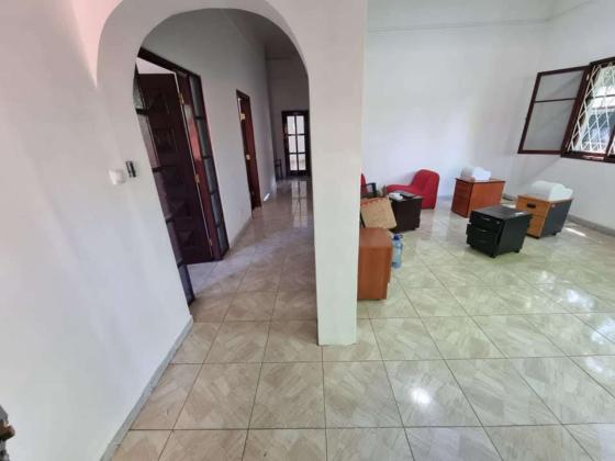 Arrenda-se Casa Tipo 8 na Mau tse Tung