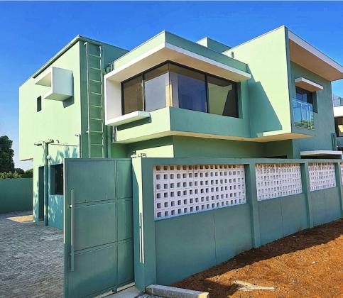 Vende-se Casa Tipo 3 na Cidade da Matola