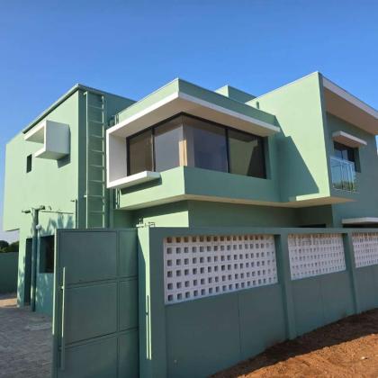 Vende-se Casa Tipo 3 na Cidade da Matola