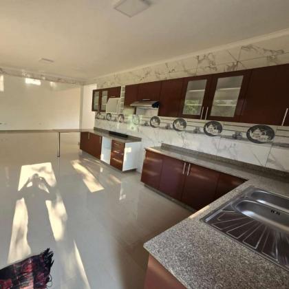 Vende-se Casa Tipo 3 na Cidade da Matola