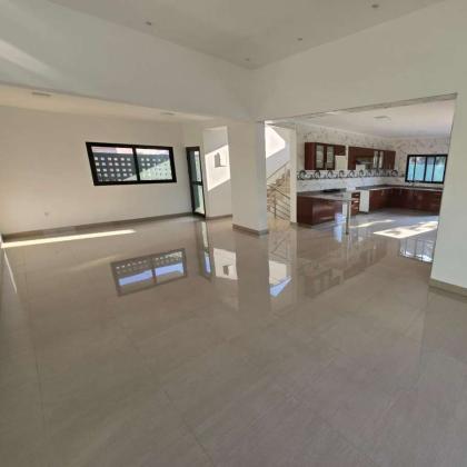 Vende-se Casa Tipo 3 na Cidade da Matola