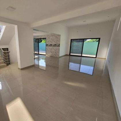 Vende-se Casa Tipo 3 na Cidade da Matola