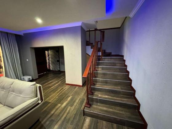 Vende-se Casa Tipo 4 na Matola Tchumene