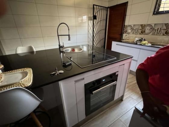 Vende-se Casa Tipo 4 na Matola Tchumene