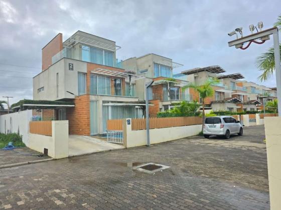 Arrenda-se Duplex T.4 no Condomínio EN4 Eden