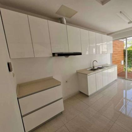 Arrenda-se Duplex T.4 no Condomínio EN4 Eden