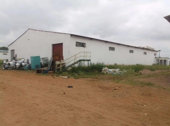 Armazém 450m² na Matola