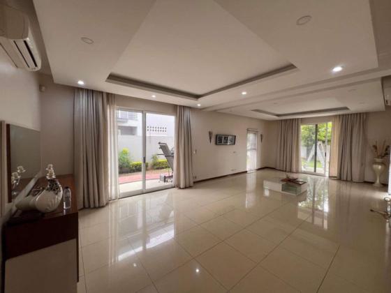 Vende-se Duplex T.4 Matola Cidade Bairro HANHANE