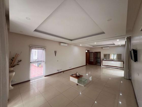 Vende-se Duplex T.4 Matola Cidade Bairro HANHANE