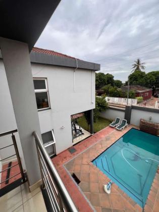 Vende-se Duplex T.4 Matola Cidade Bairro HANHANE