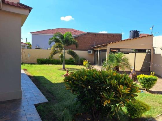 Vende-se Casa Tipo 4 na Matola Tchumene