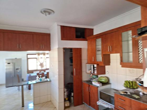 Vende-se Casa Tipo 4 na Matola Tchumene