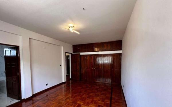 Arrenda-se Duplex T.5 na Sommerschield