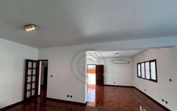 Arrenda-se Duplex T.5 na Sommerschield