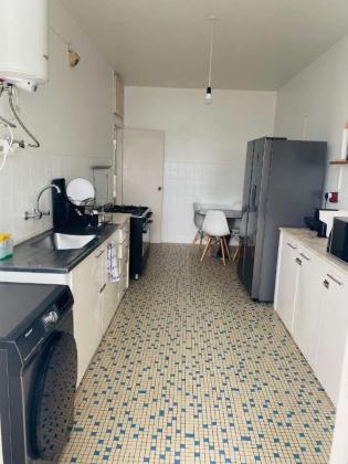 VENDE-SE APARTAMENTO T-3, 8° ANDAR COM ELEVADOR, NA AV. 24 JULHO C/ FRANCISCO O. MANGUMBUWE,  PERTO DO MINIST.  DA EDUCAÇÃO A 12.000.000 MT'S.