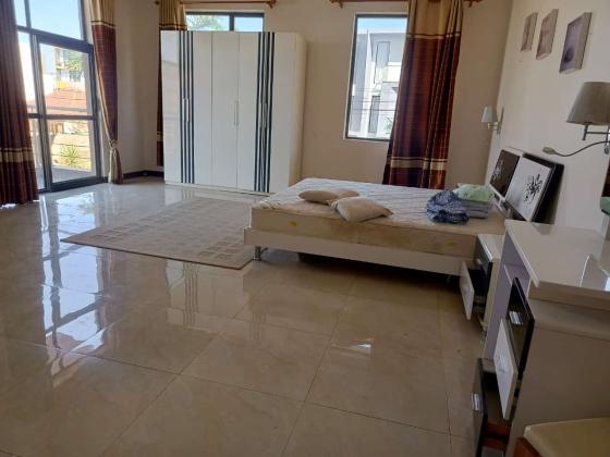 ARRENDA-SE EXCELENTE MORADIA, T7 BAIRRO COSTA DO SOL TRIUNFO 2 PRÓXIMO A VILA SOL