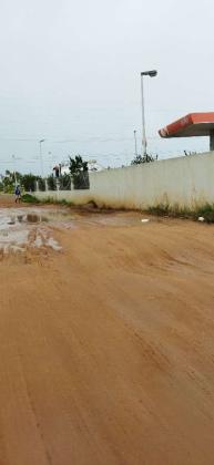 30/30 COM MURRO A 100 m  DA AV.MARGINAL