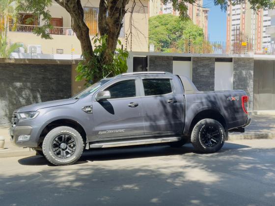 Ford Ranger 3.2 Wildtrak 2018 recém importado.