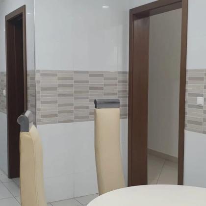 Vende se Apartamento T2 No Condomínio Super Marés Vista Mar Localizado na Marginal, Costa do Sol
