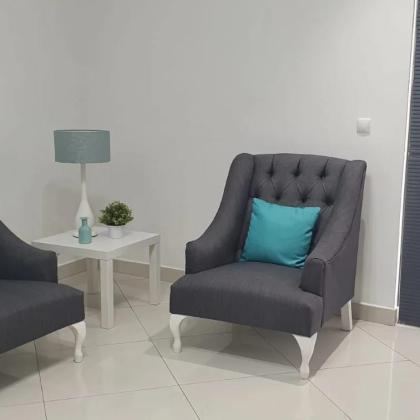 Vende se Apartamento T2 No Condomínio Super Marés Vista Mar Localizado na Marginal, Costa do Sol