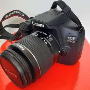 Canon EOS 2000D