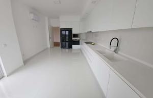 Vende-se Luxuoso, espaçoso e brutal Apartamento T3 quarto suite com piscina,  ginásio e play groun