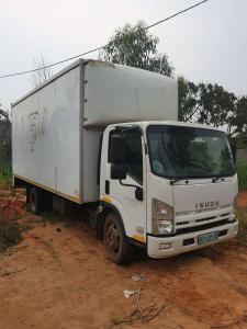 Camião Isuzu 500 Modelo 2015 - Automática