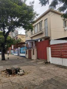 Vende-se Germinada T3 transformada em T4 n Bairro Central