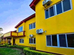 Vende-se Casa Tipo 4 na Matola Condomínio monomutapa