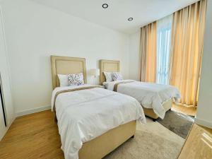 *ARRENDA-SE APARTAMENTO MOBILADO T-2, SUITE, NO CONDOMÍNIO AURA, BAIRRO DA SOMMERSCHIELD 2, A 135.0