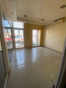Loja com sobre loja, WC e copa na Baixa