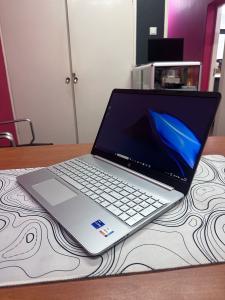 Hp 15s i7 12th 16GB RAM 512GB SSD