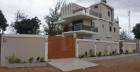super jackpot---Vende-se moradia duplex T-5 quartos suites, Bairro da Sommerschield 2, na zona da Es