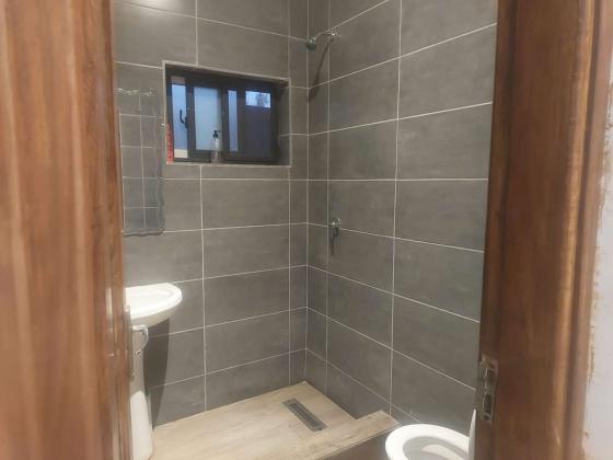 Vende-se Moradia Dúplex t3 suites num condomínio na costa do sol, dona alice