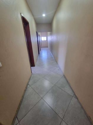 Vende-se Moradia T3 quarto suíte, moderna na costa do sol