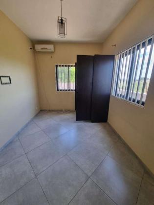 Vende-se Moradia T3 quarto suíte, moderna na costa do sol