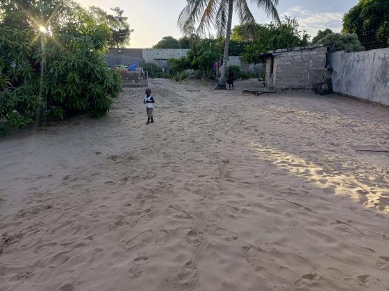 Transpasse desta bela propriedade, com uma área de 18/40m no bairro das mahotas Romão