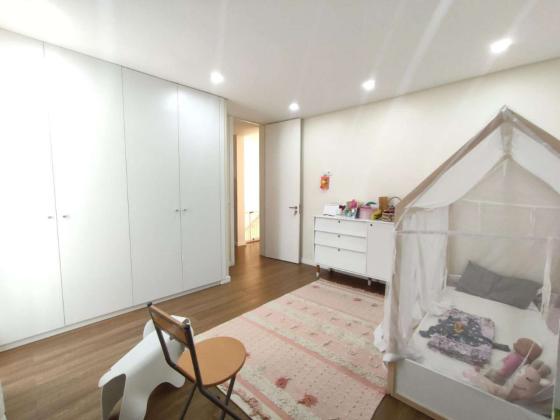 Vende-se Moradia, tipo3 no bairro da costa do sol triunfo 1