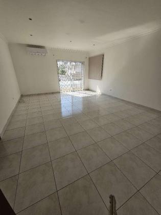arrenda se / rent moradia condomínio Bela vista