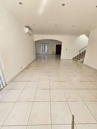arrenda se / rent moradia condomínio Bela vista