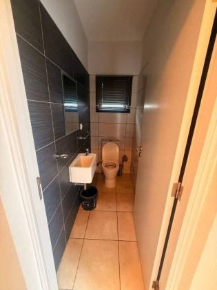 Arrenda-se Casa Tipo 3 no Condomínio Chiango