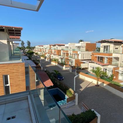 Vende-se Casa Tipo 4 no Condomínio Eden na Matola